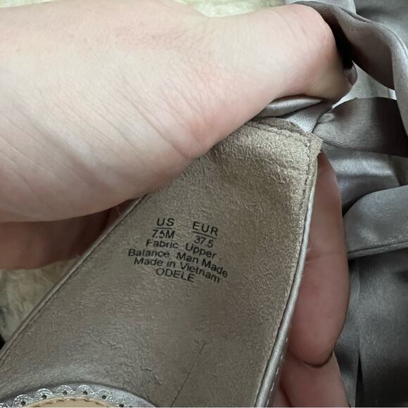 Sam Edelman Odele Silvery Grey Satin Heels - Picture 6 of 9